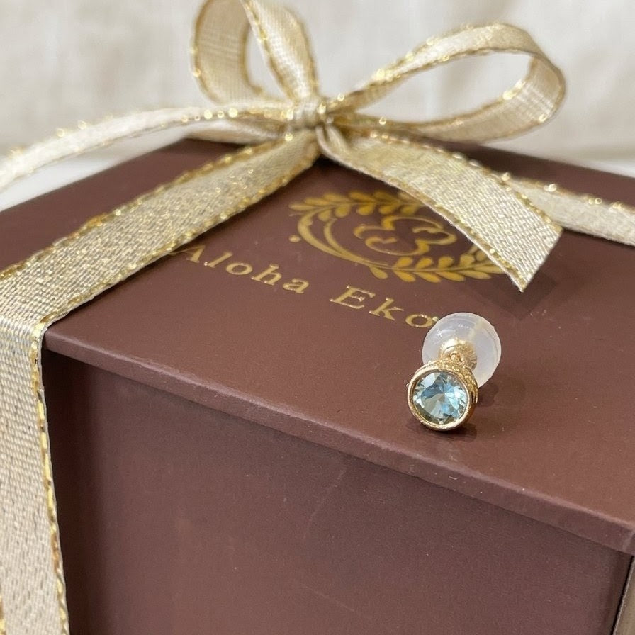 片売り K18 手彫りラウンドピアス アクアマリン 【12-2793】