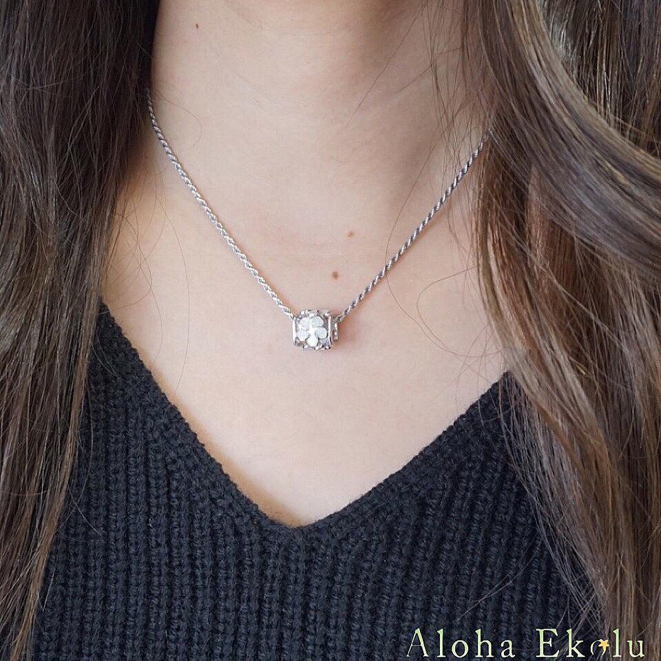 オパールプルメリアキューブペンダント 【2-1692】