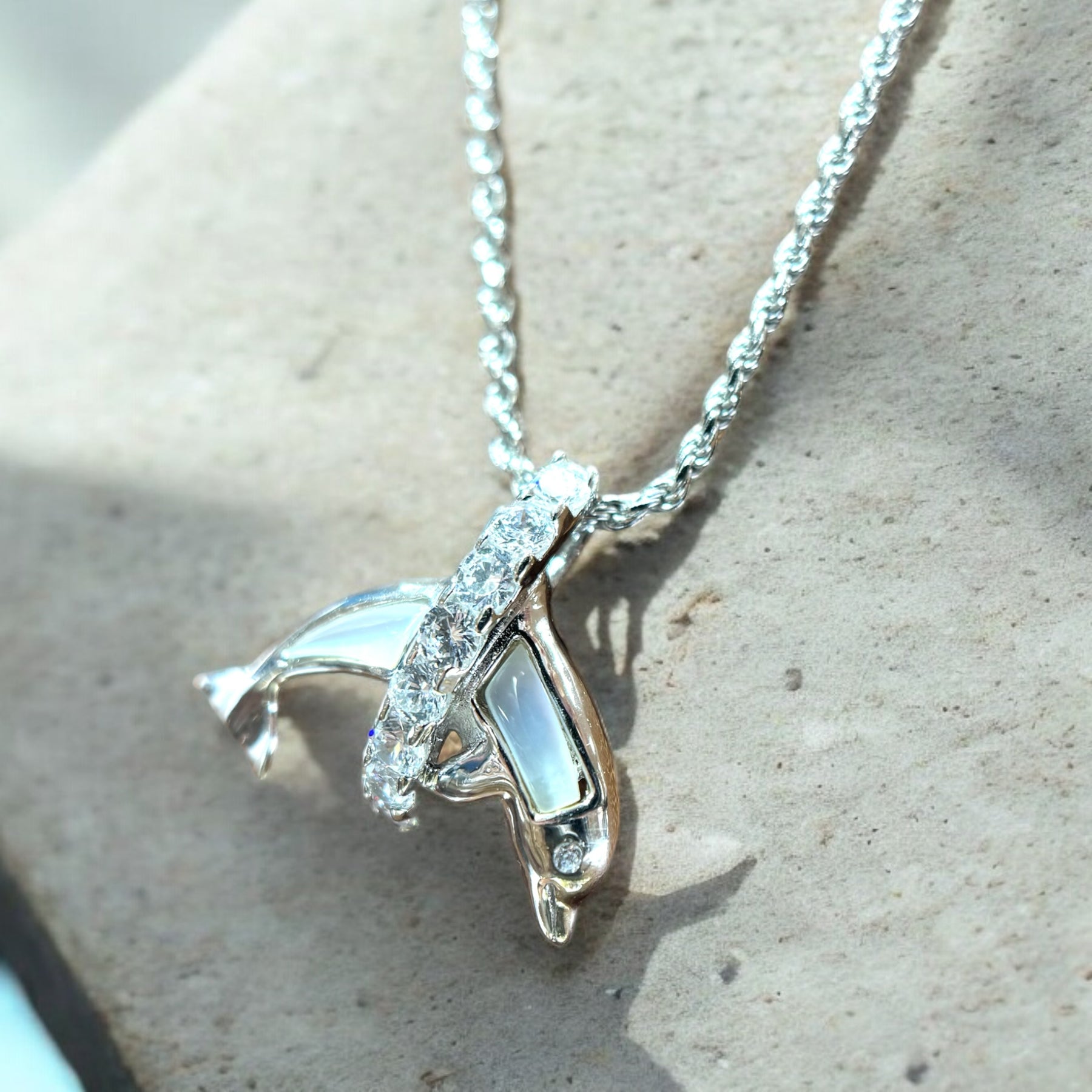 シェルイルカフープペンダント 【2-1807】