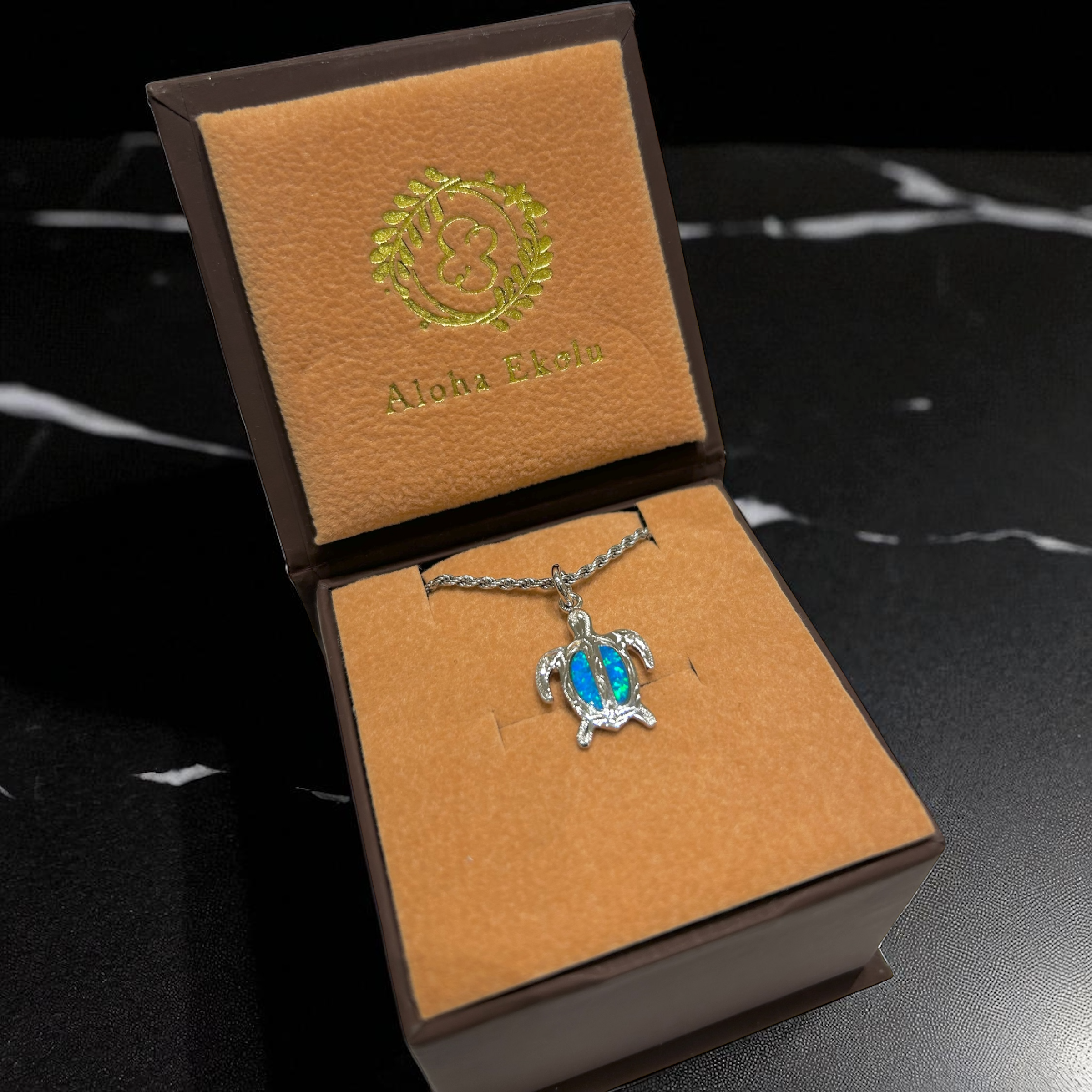 オパールスクロールホヌペンダント 【2-3764】