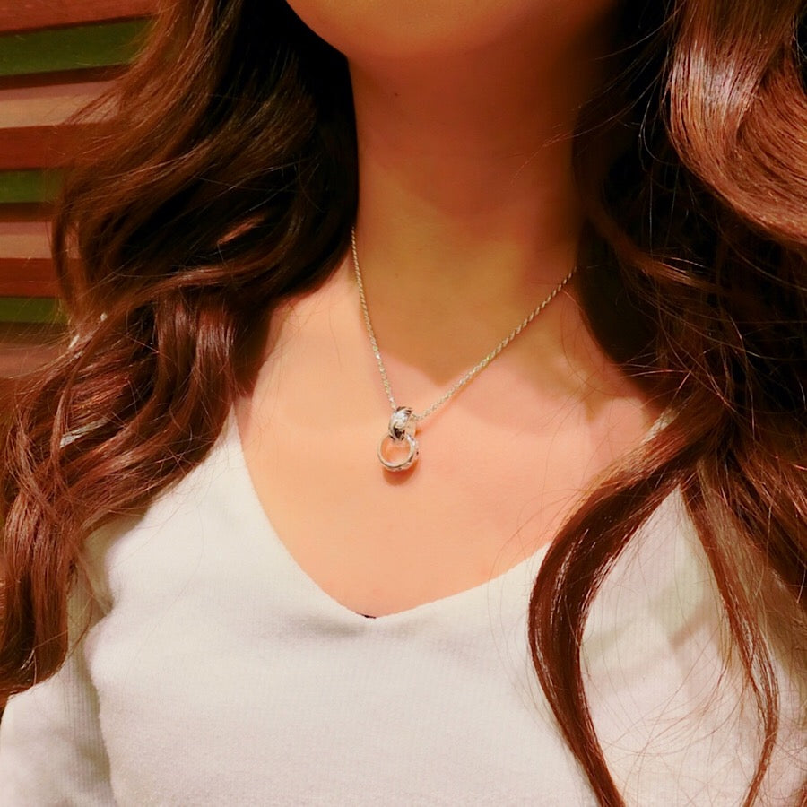 スクロールダブルバレルペンダント 【2-4198】