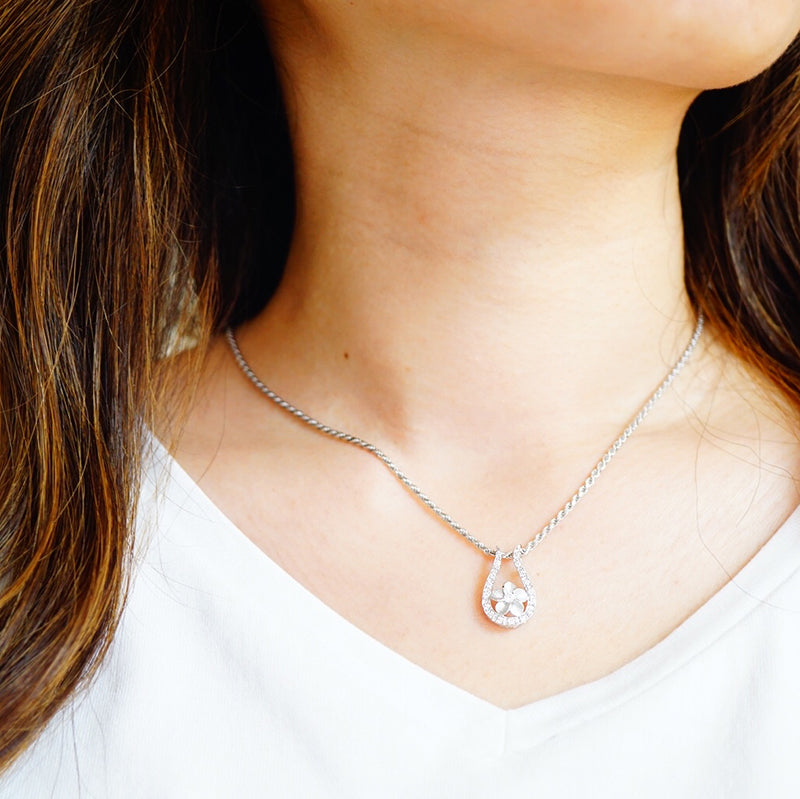 プルメリア馬蹄ペンダント 【2-4334】