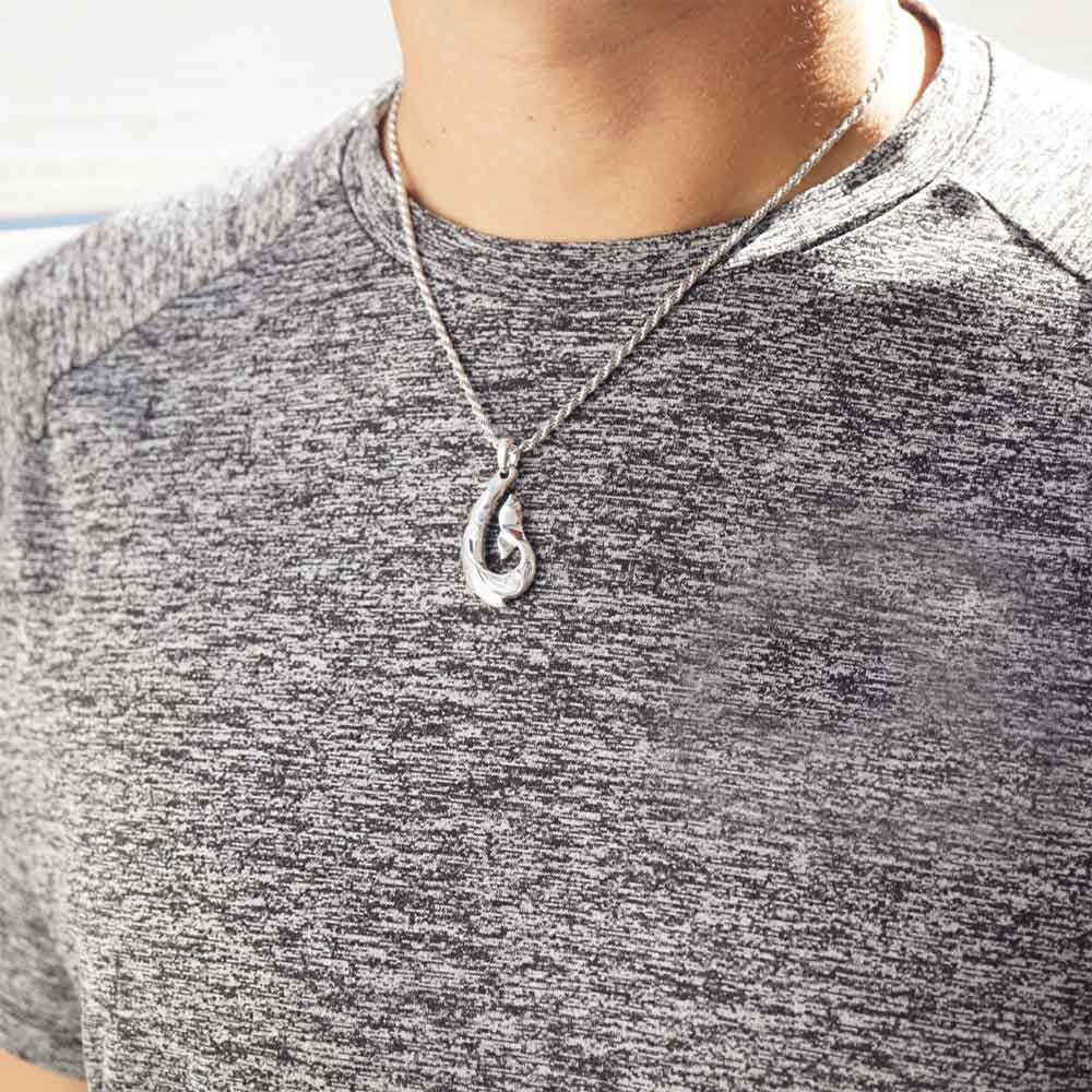 スクロールフィッシュフックテールペンダント 【2-5140】