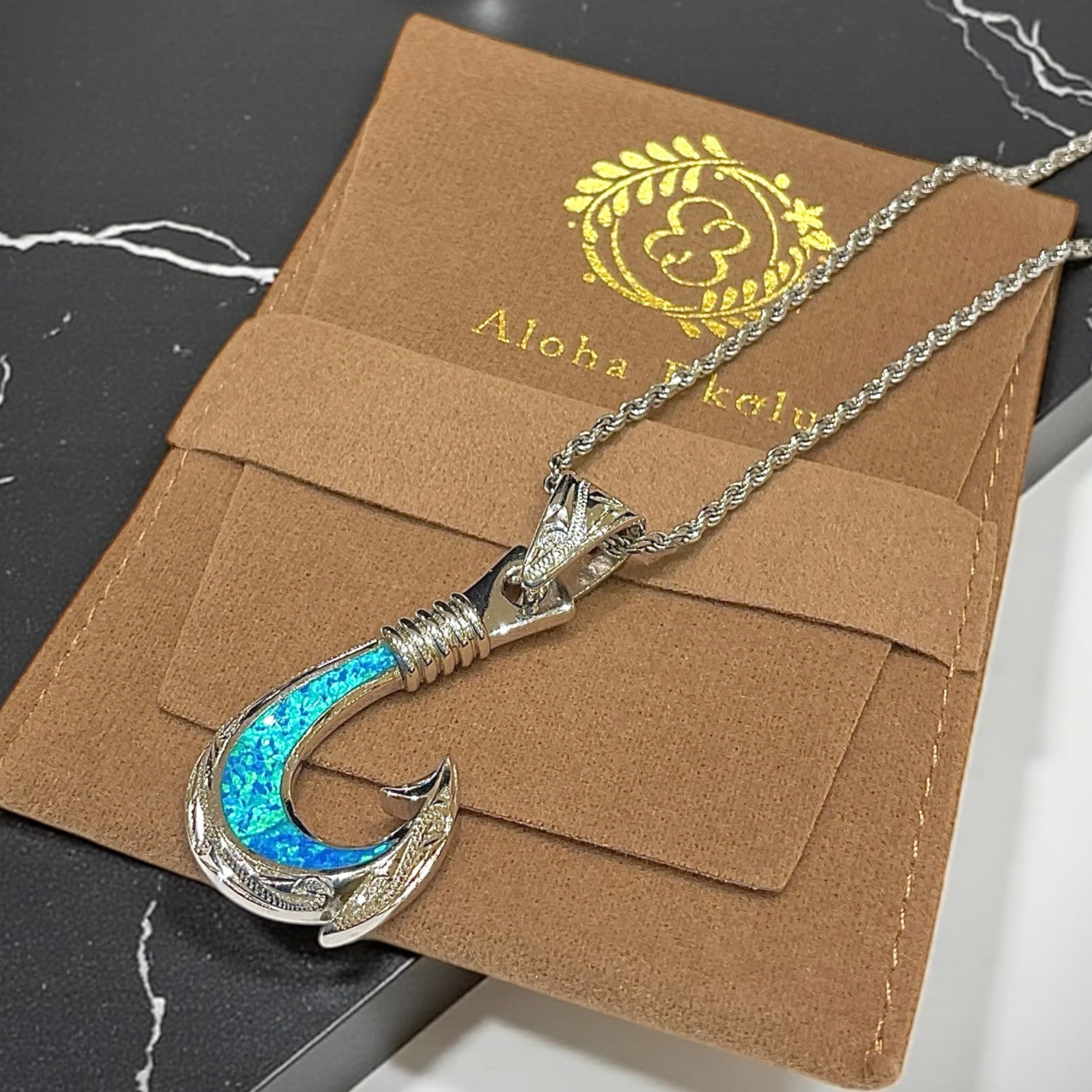 オパールフィッシュフックペンダント 【2-5874】