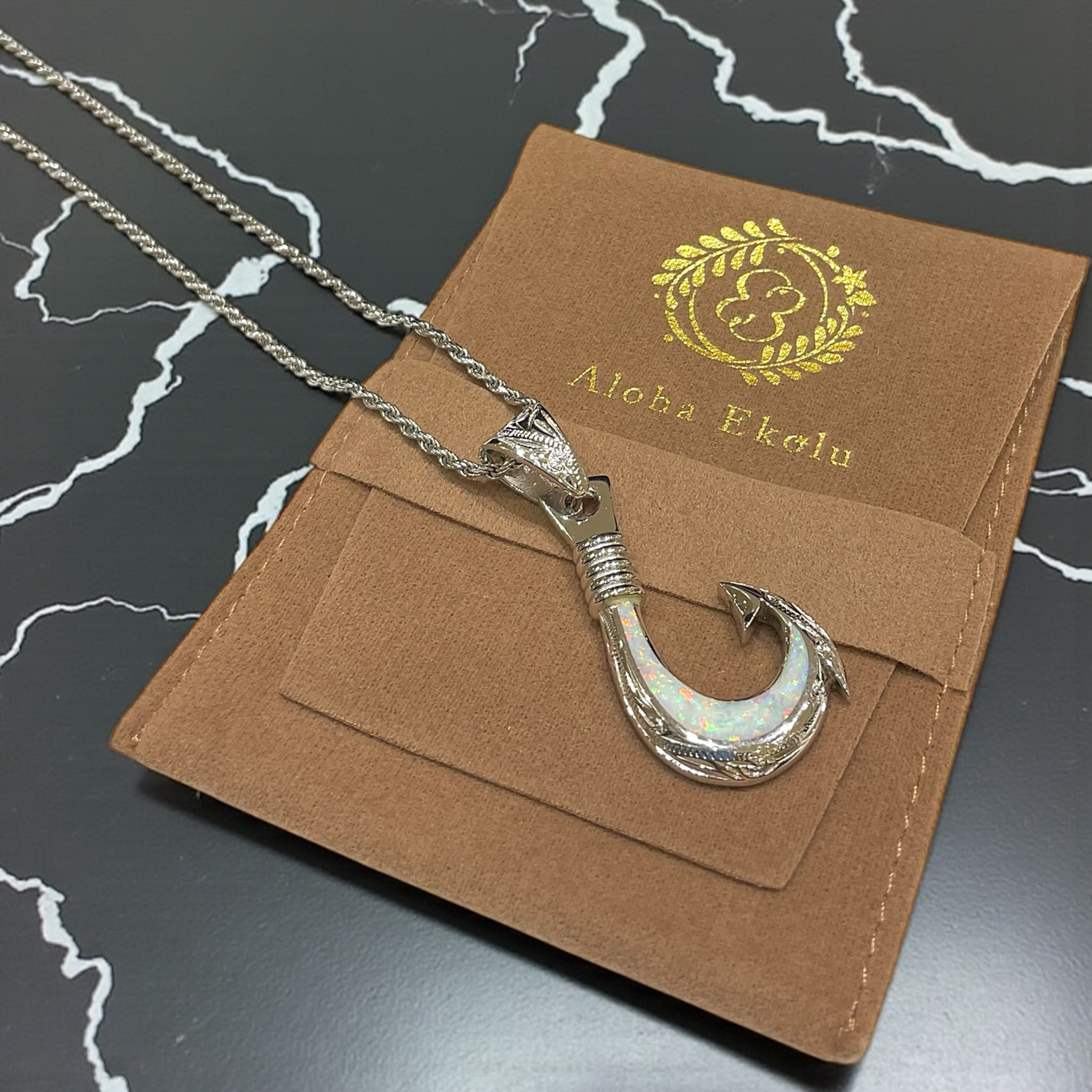 オパールフィッシュフックペンダント 【2-5874】