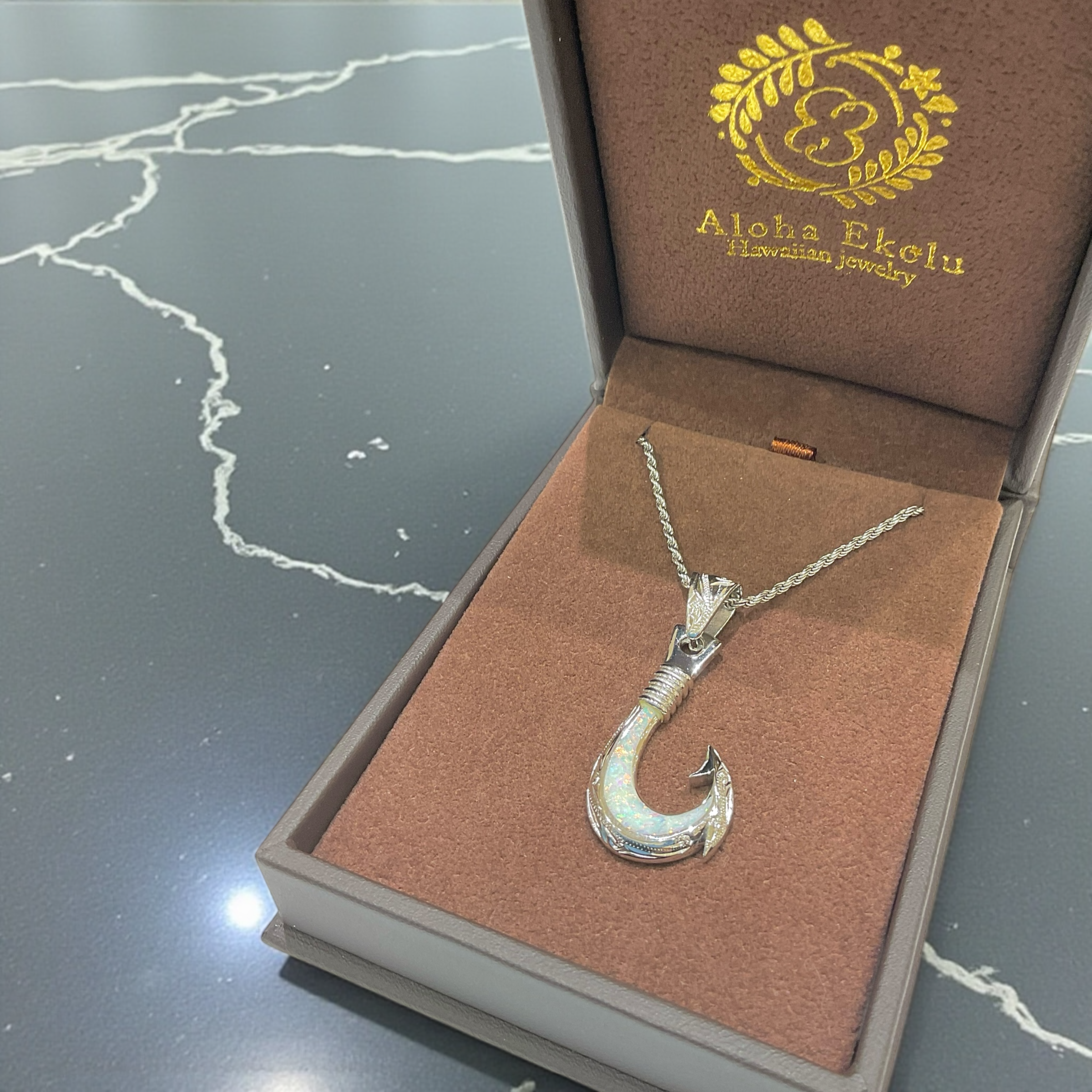 オパールフィッシュフックペンダント 【2-5874】