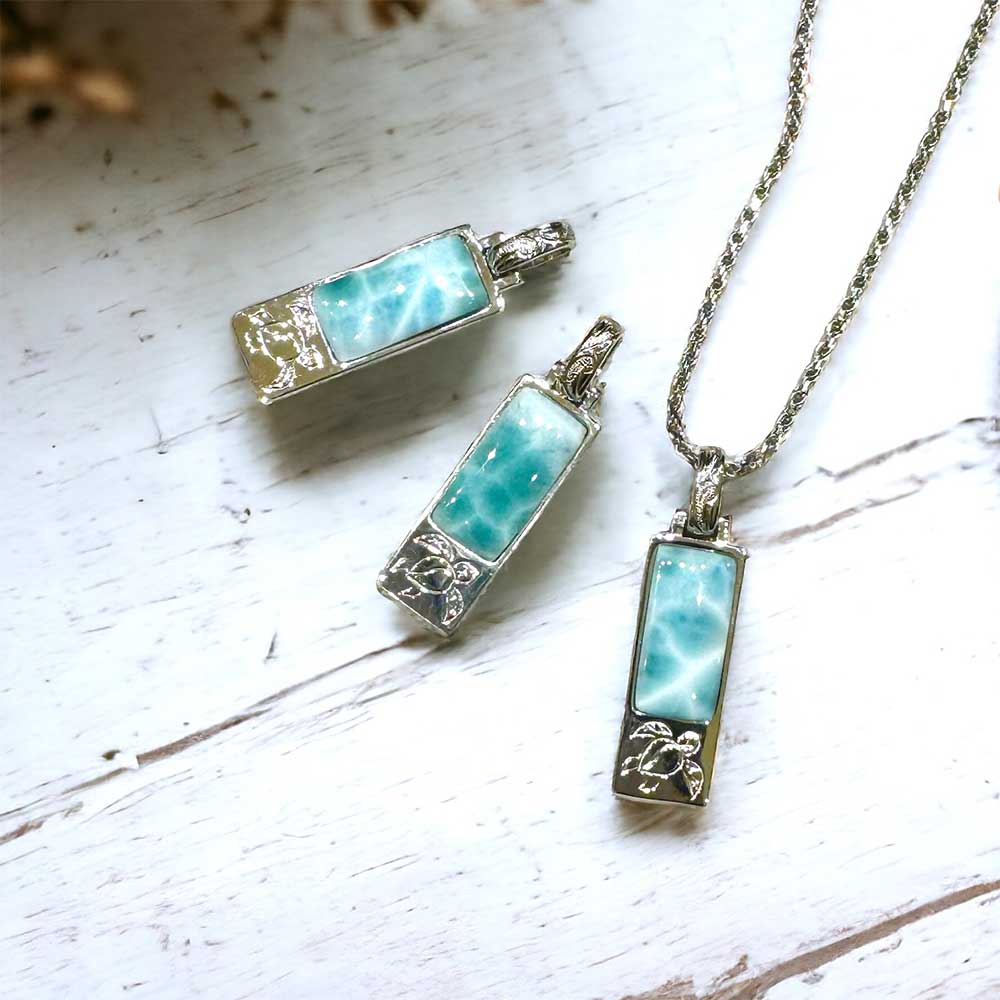 ホヌ彫りラリマープレートペンダント 【2-6239】