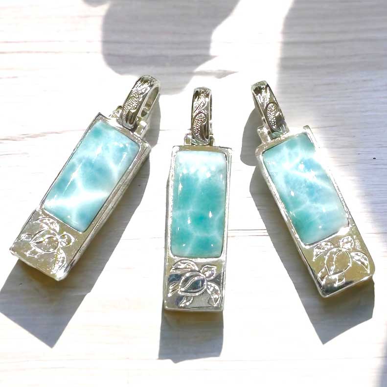 ホヌ彫りラリマープレートペンダント 【2-6239】