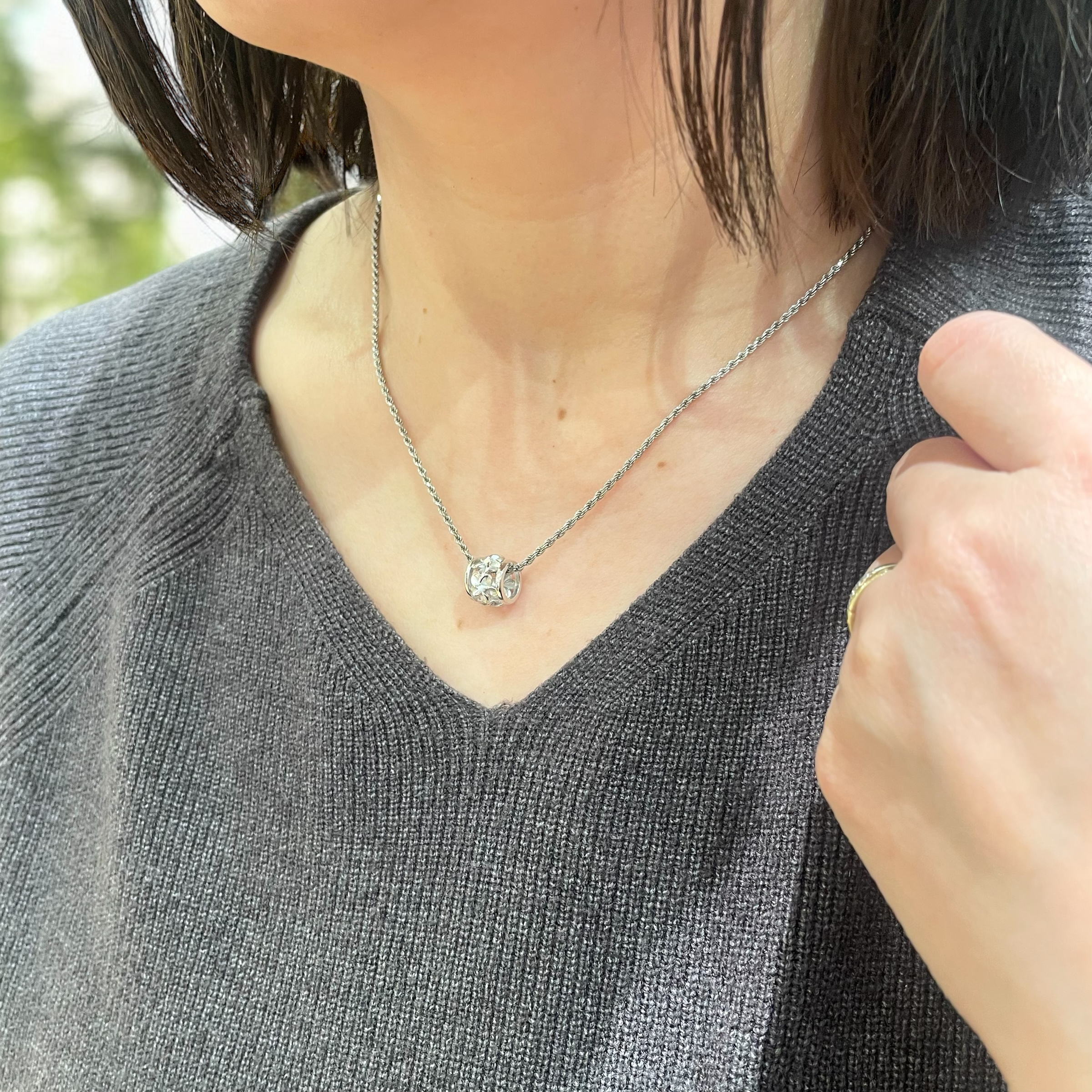 オパールプルメリアバレルペンダント 【2-7144】