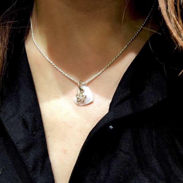 ハートシェル透かしプルメリアペンダント 【2-5195】