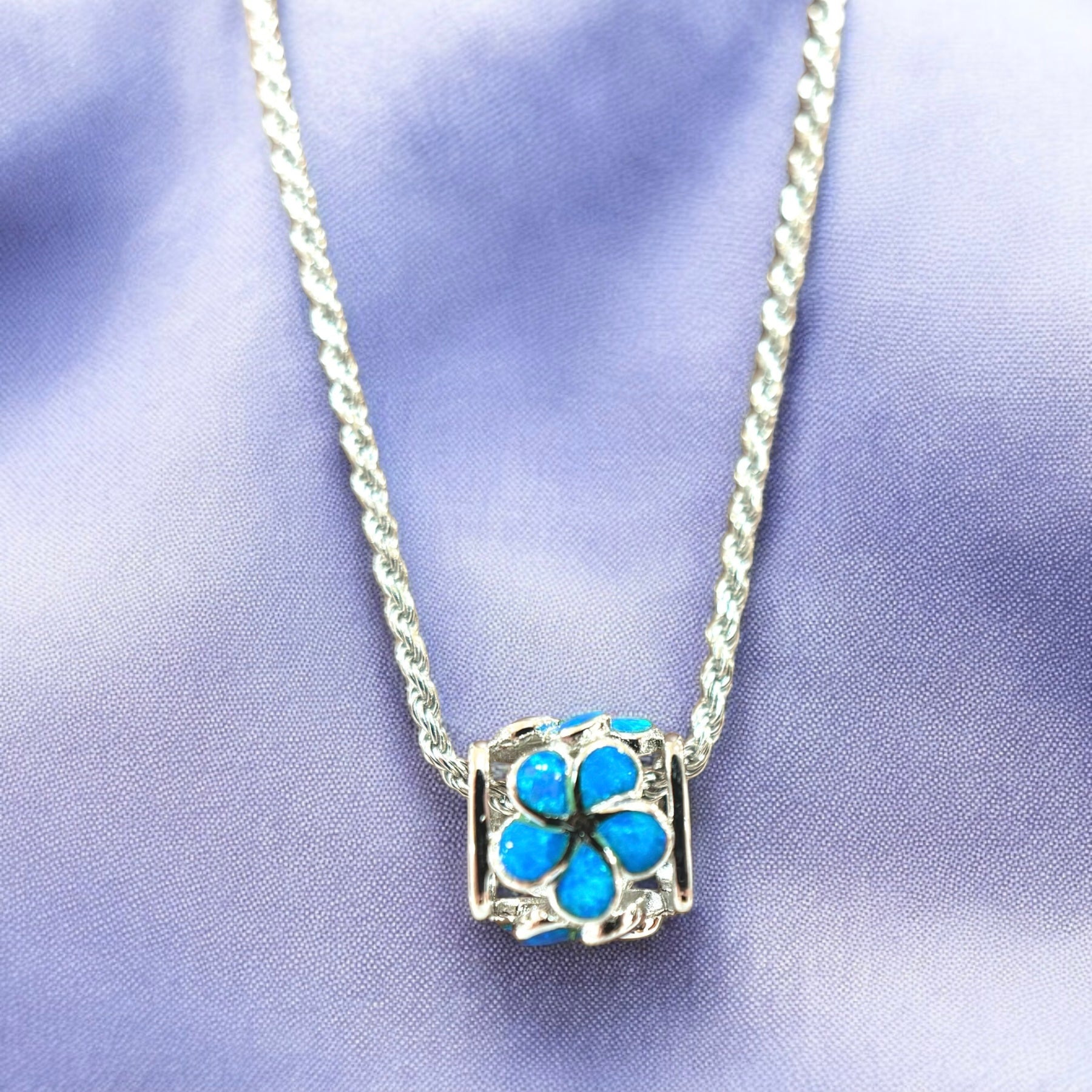 オパールプルメリアキューブペンダント 【2-1692】