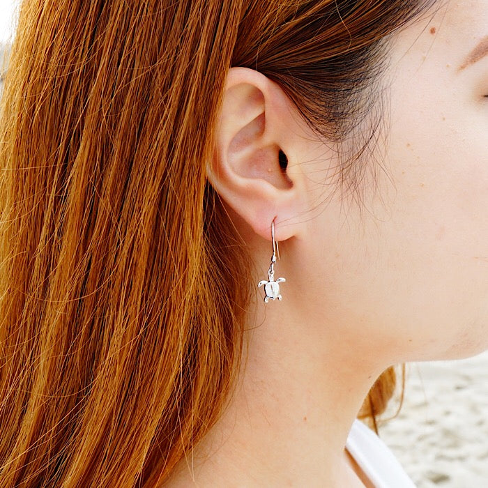 オパールミニホヌフックピアス 【4-0884】