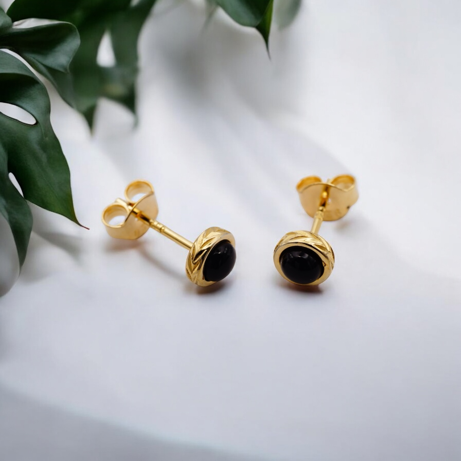 オニキス・マイレ彫りラウンドピアス 【4-4806】