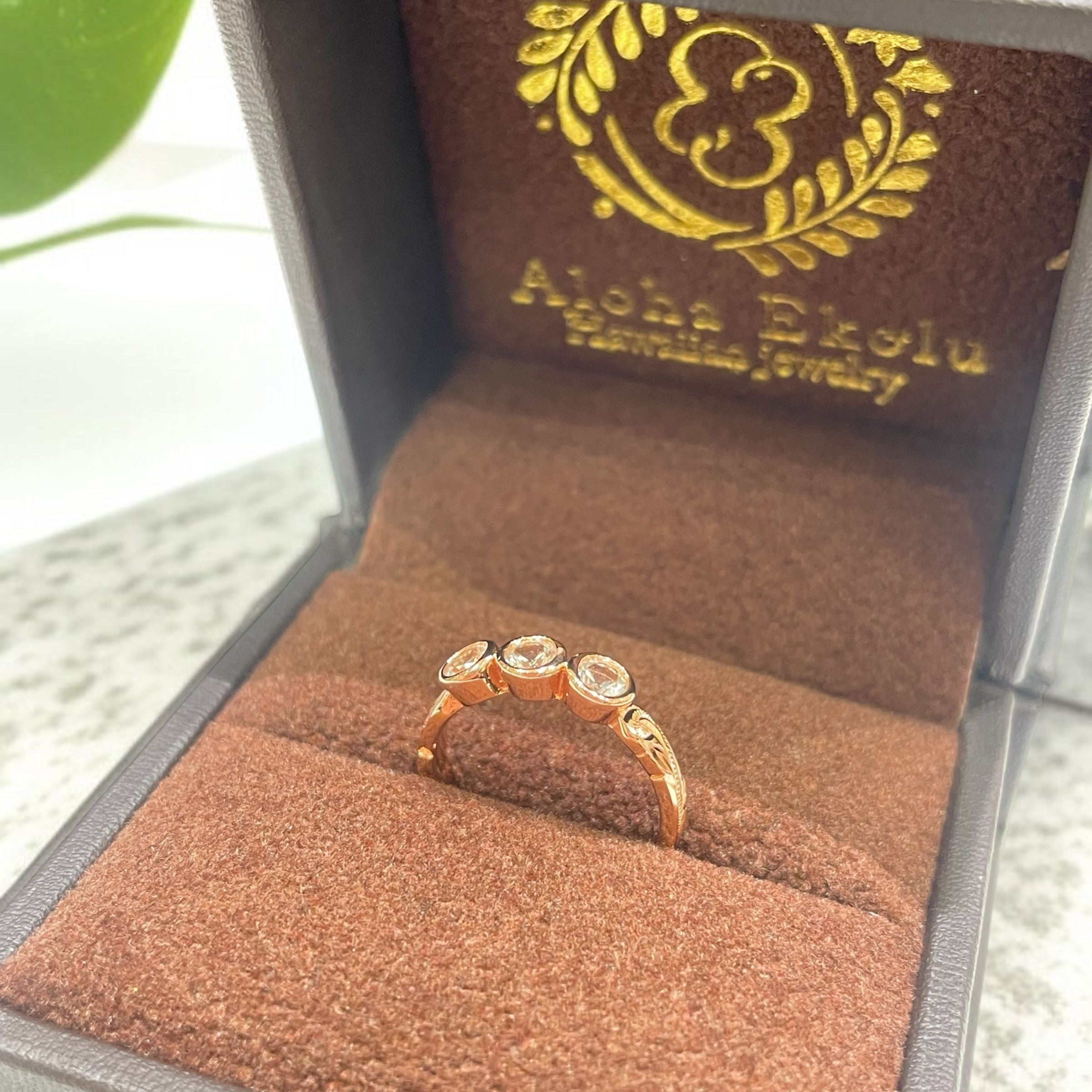 スクロールトリプルCZトゥリング 【3-6993】