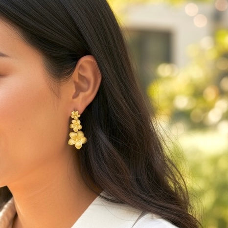 K14 プルメリア3連ピアス 【9-2029】