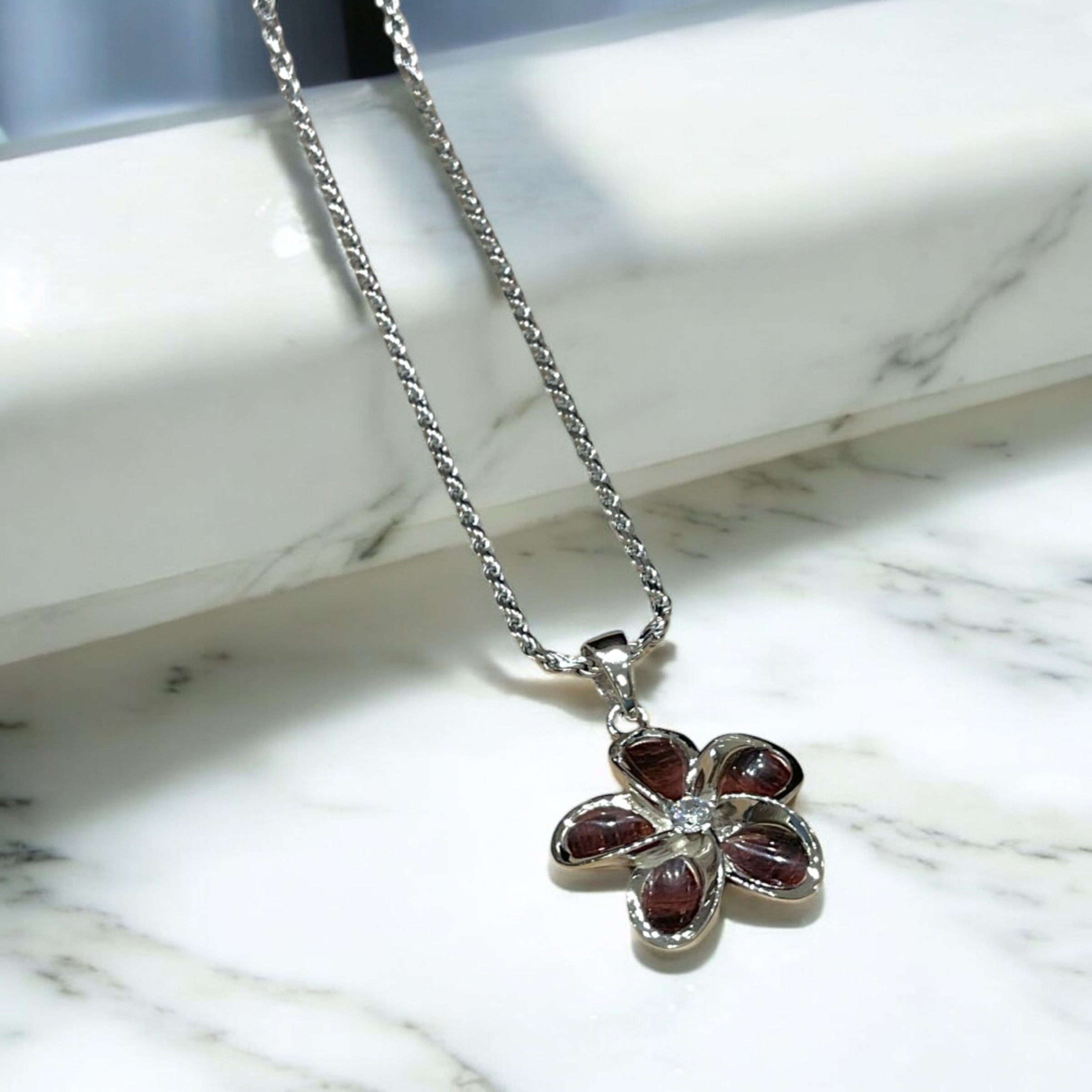 レッドウッドプルメリアペンダント 【2-7625】