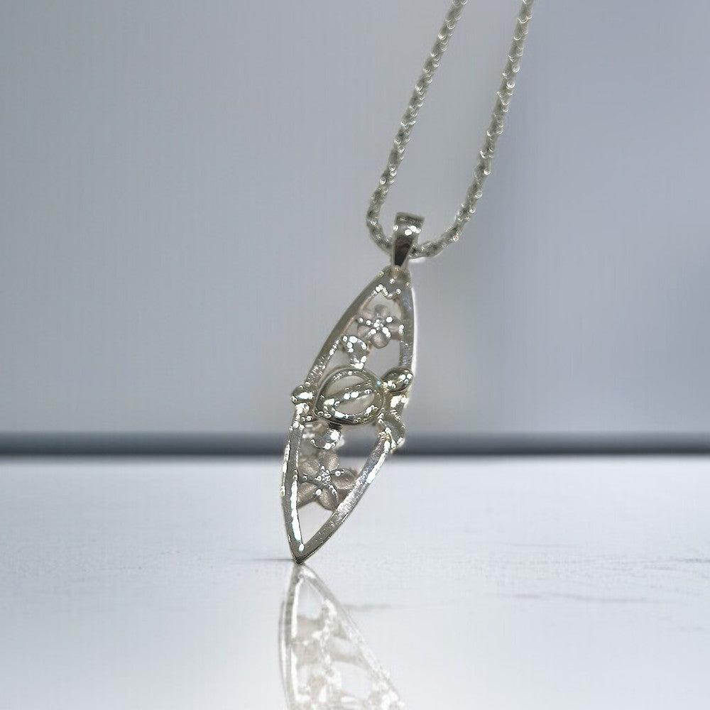 プルメリア・透かしホヌサーフボードペンダント 【2-5614】