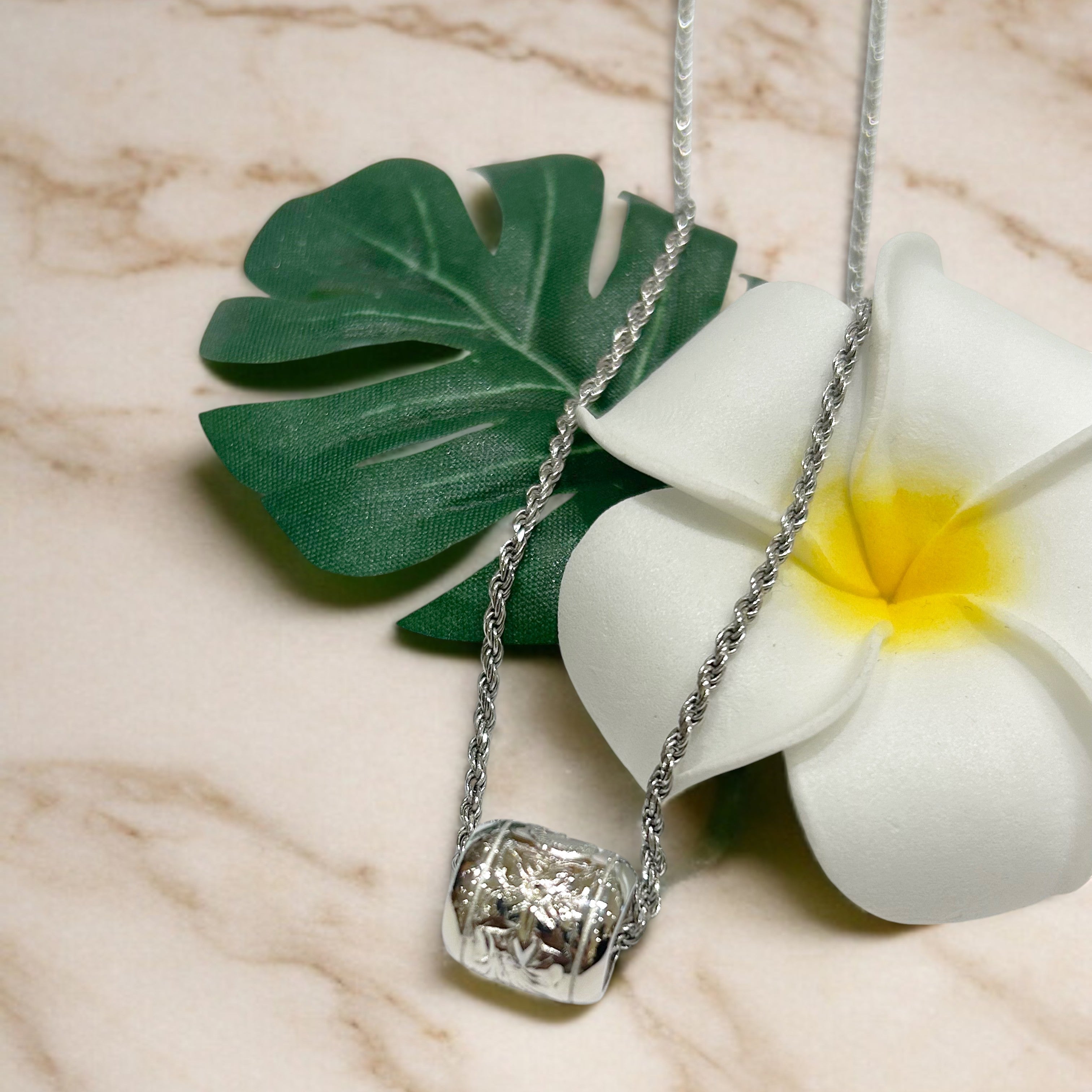 スクロールバレルペンダント 【2-5829】