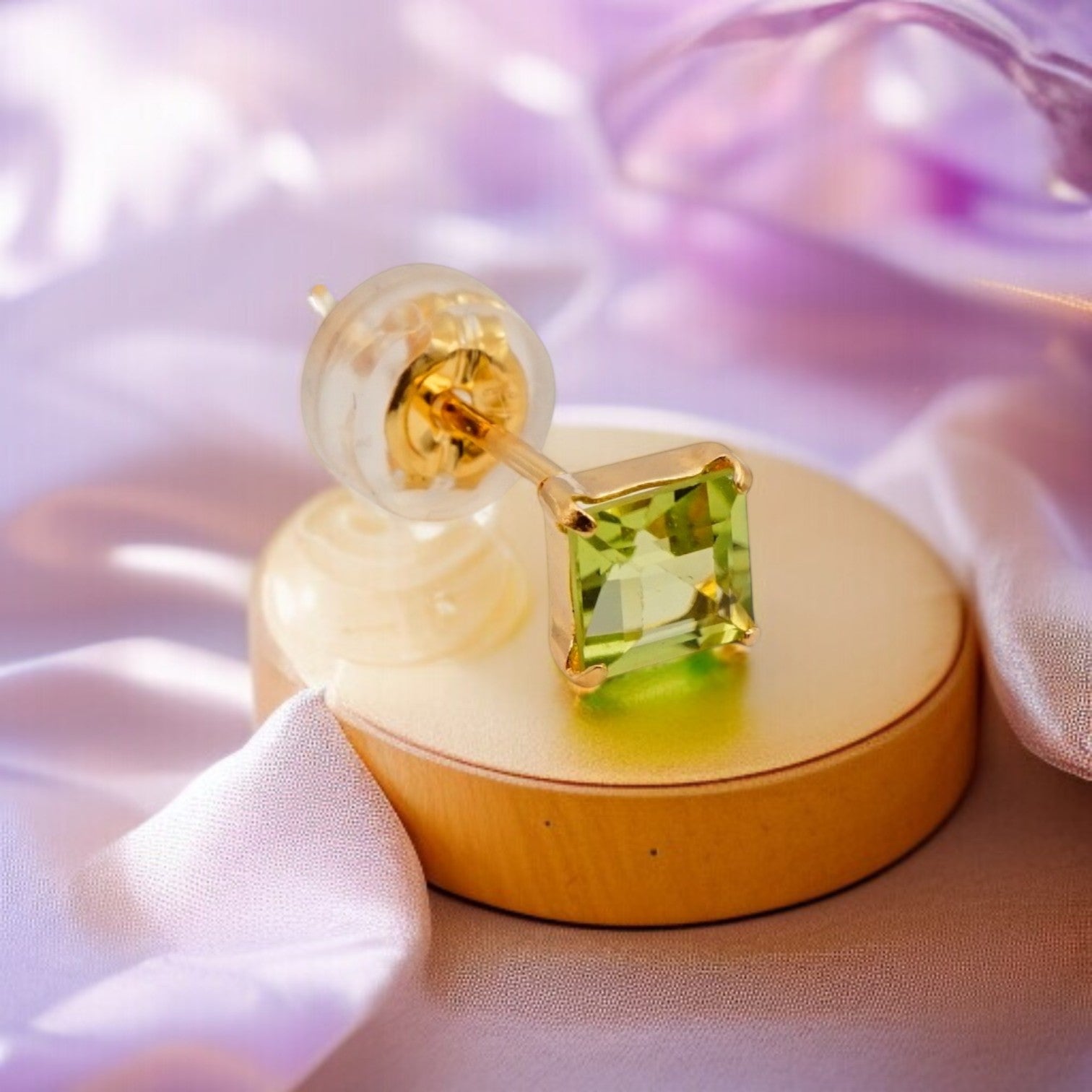 片売り・K18スクエアペリドットピアス 【12-2656】