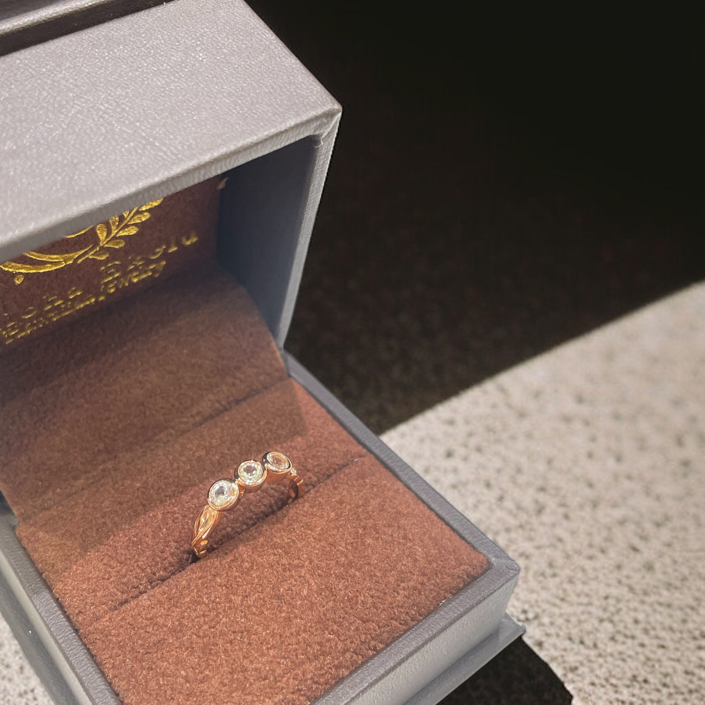 スクロールトリプルCZトゥリング　【3-6993】