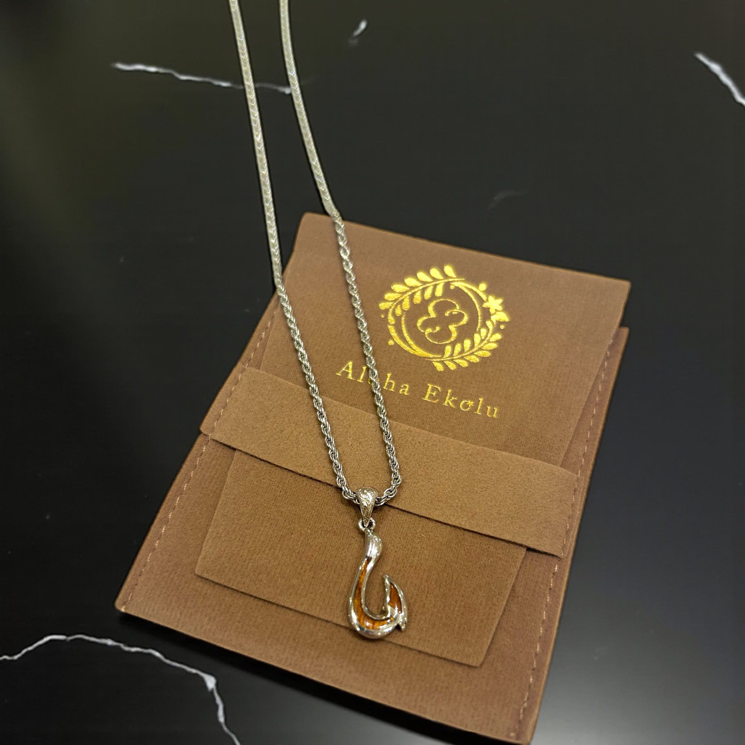 ミニコアフィッシュフックトップペンダント　【2-6130】