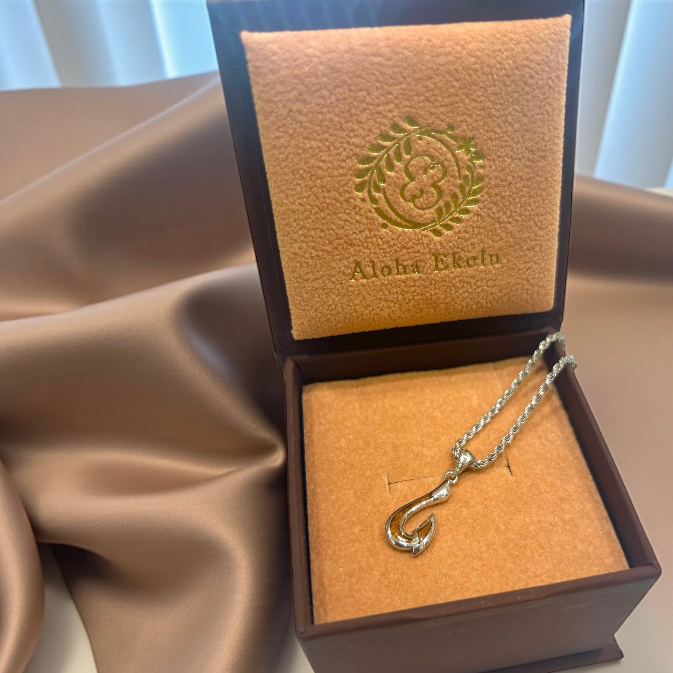 ミニコアフィッシュフックトップペンダント　【2-6130】