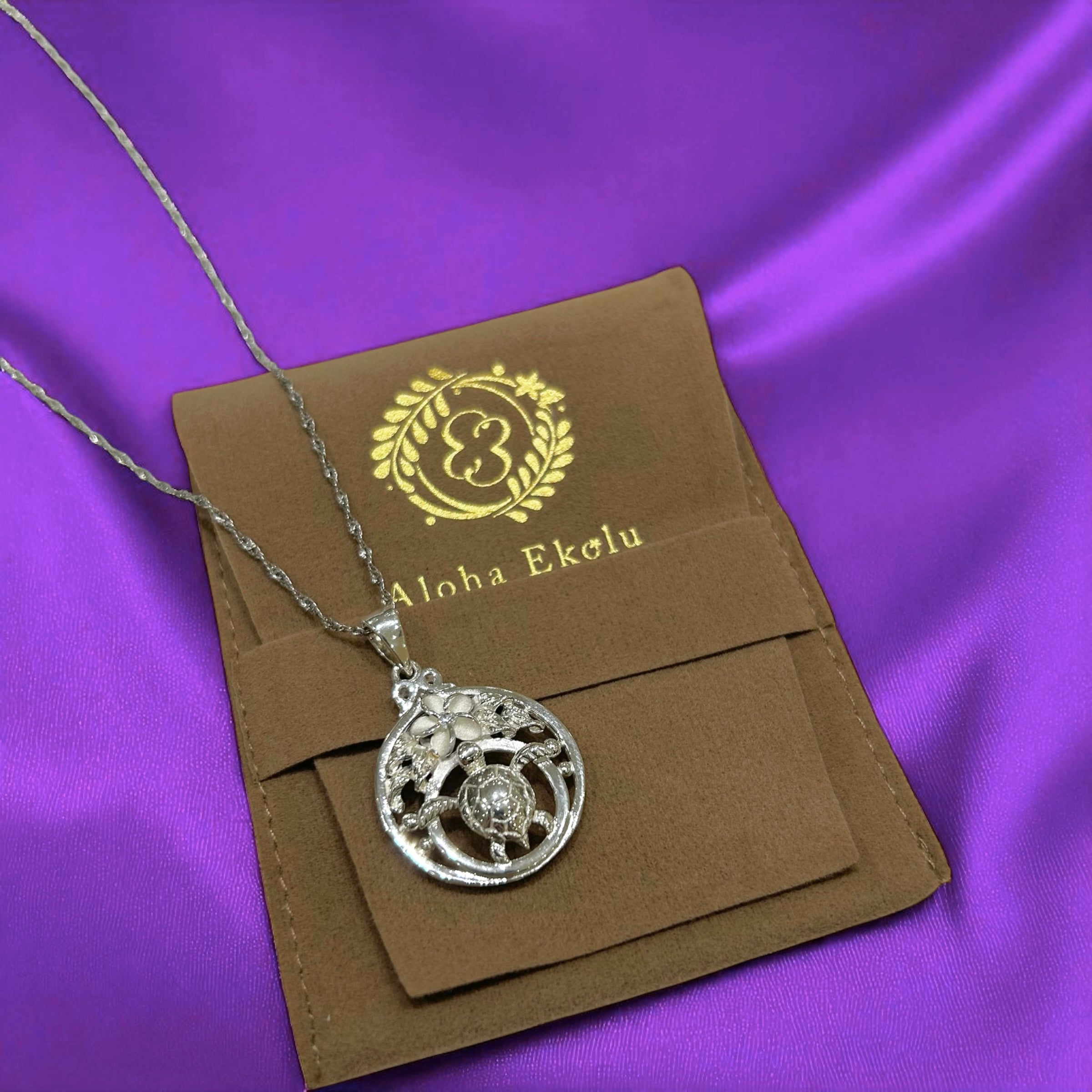 タートル＆プルメリア透かしサークルペンダント　【2-6550】