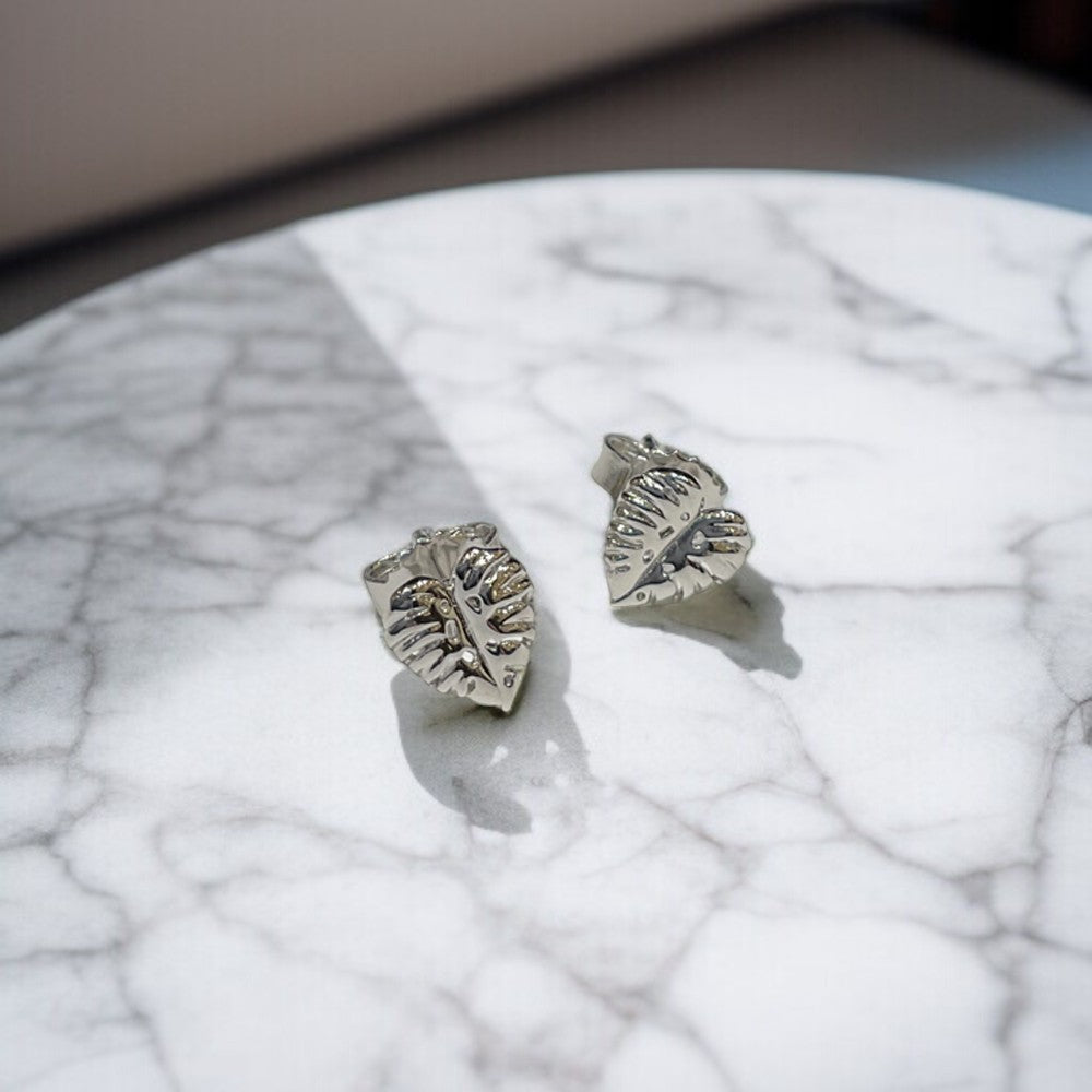 ミニモンステラピアス　【4-4370】