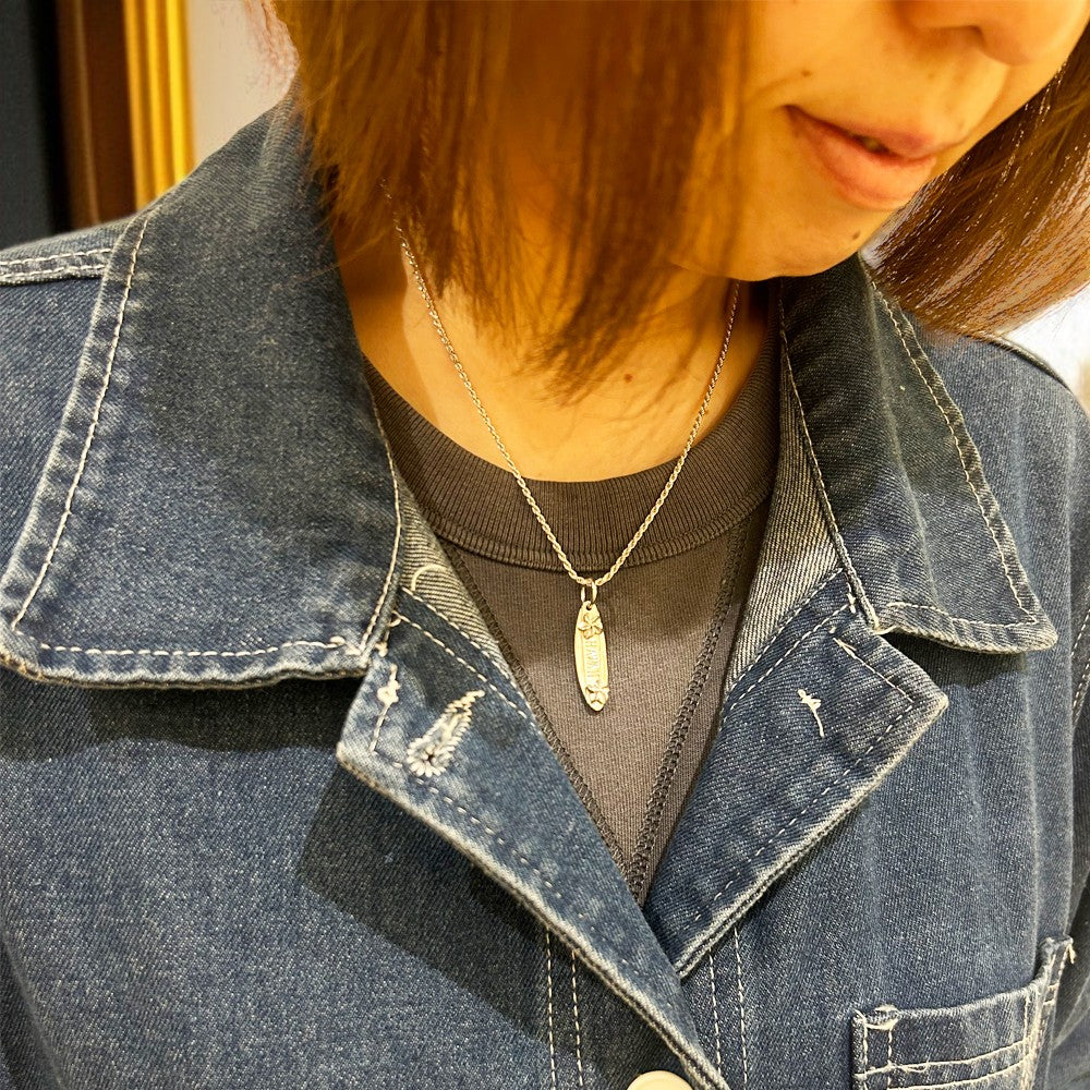 プルメリアonサーフボードペンダント(HAWAII)　【2-5423】