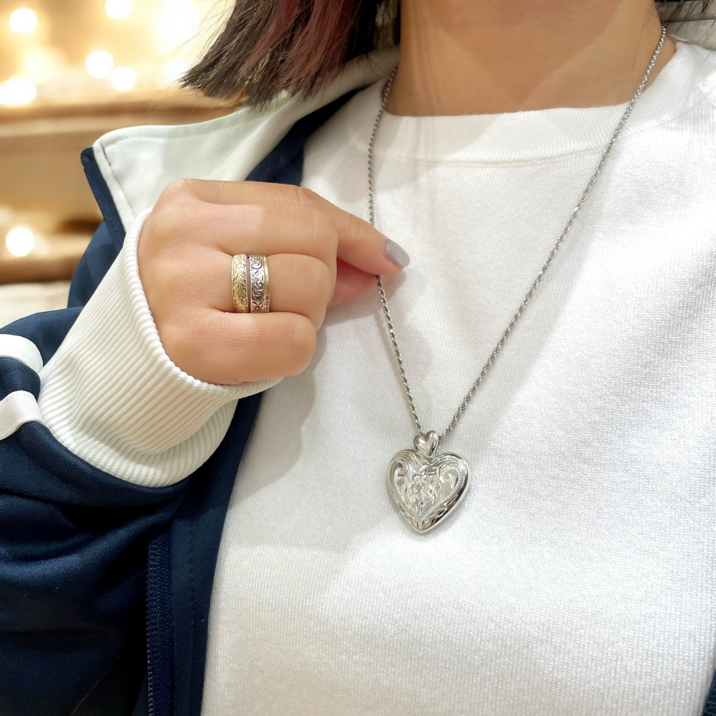 スクロールハートロケットペンダント　【2-7571】