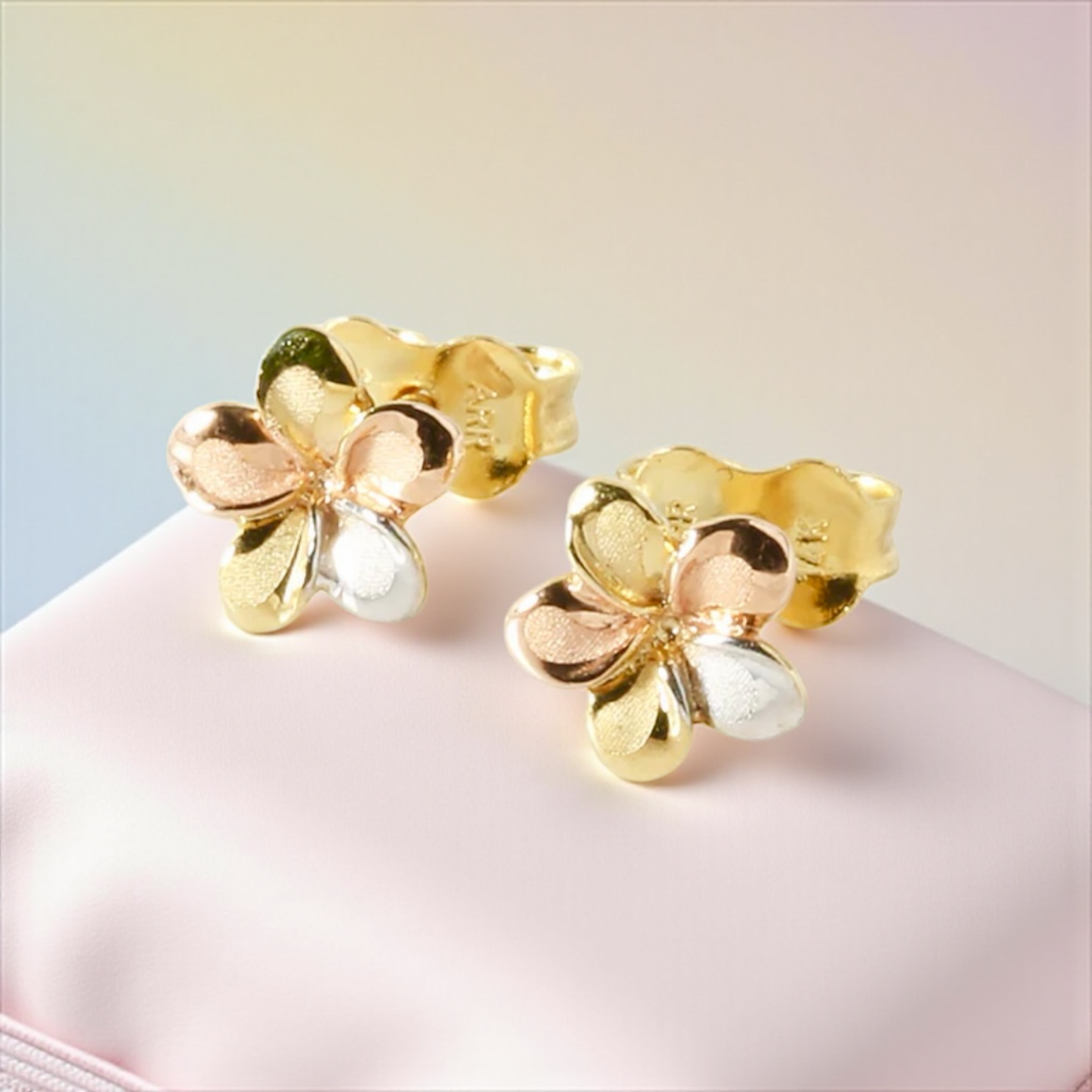 K14 3カラープルメリアピアス　【9-1633】