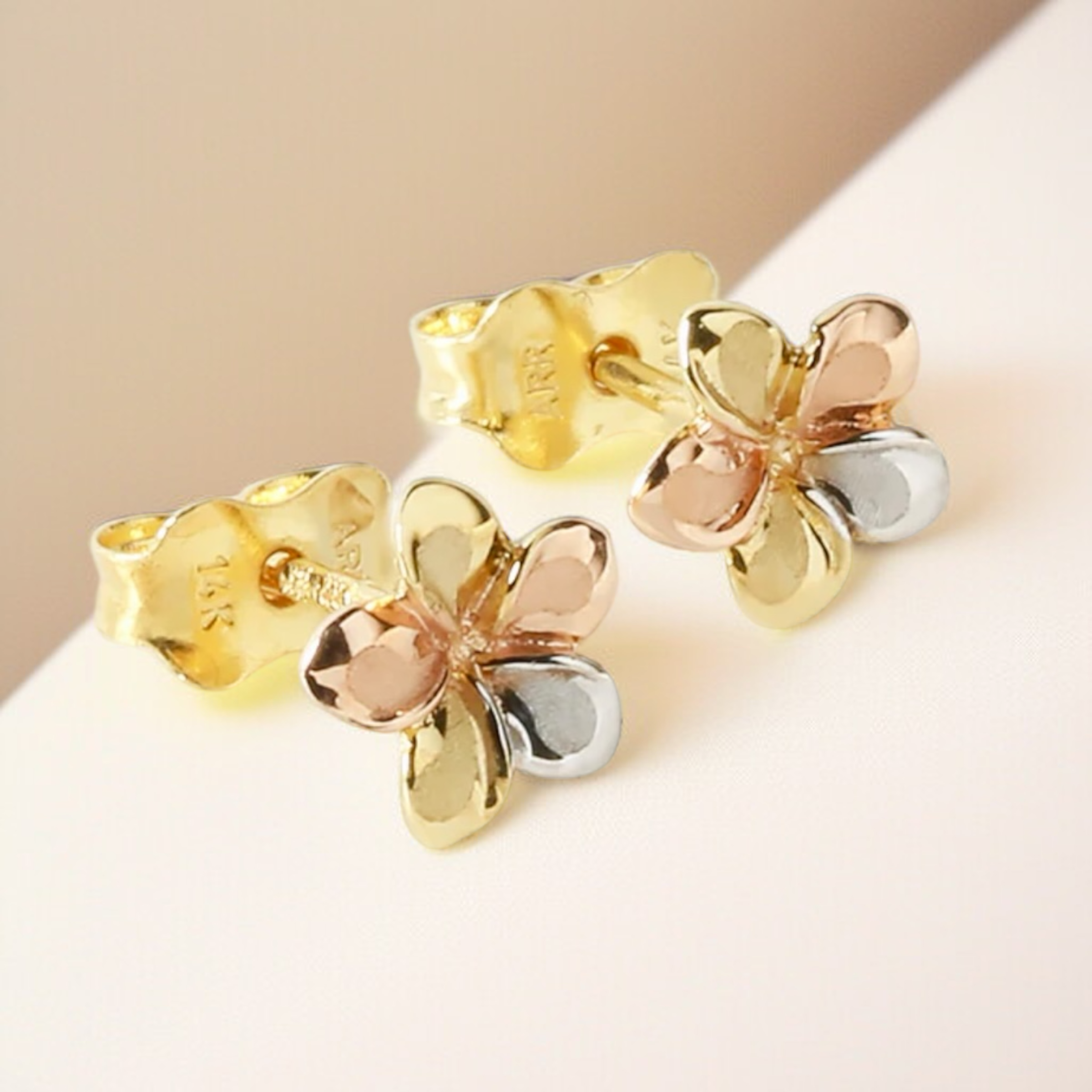 K14 3カラープルメリアピアス　【9-1633】