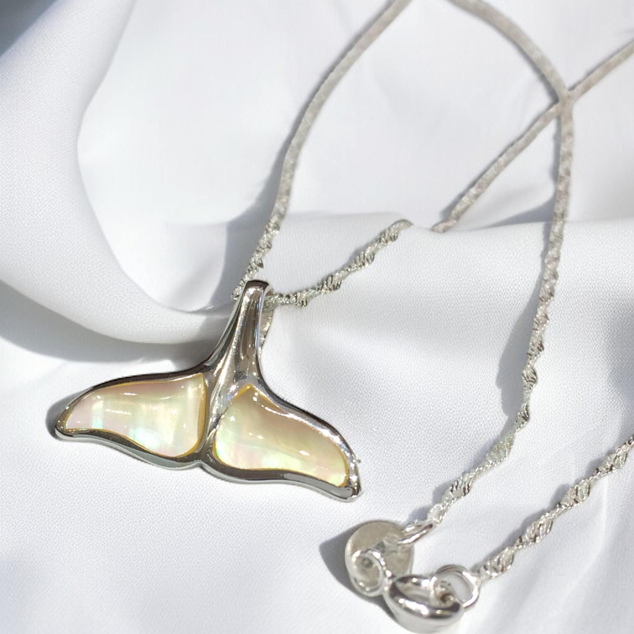 シェルテールペンダント　【2-4105】