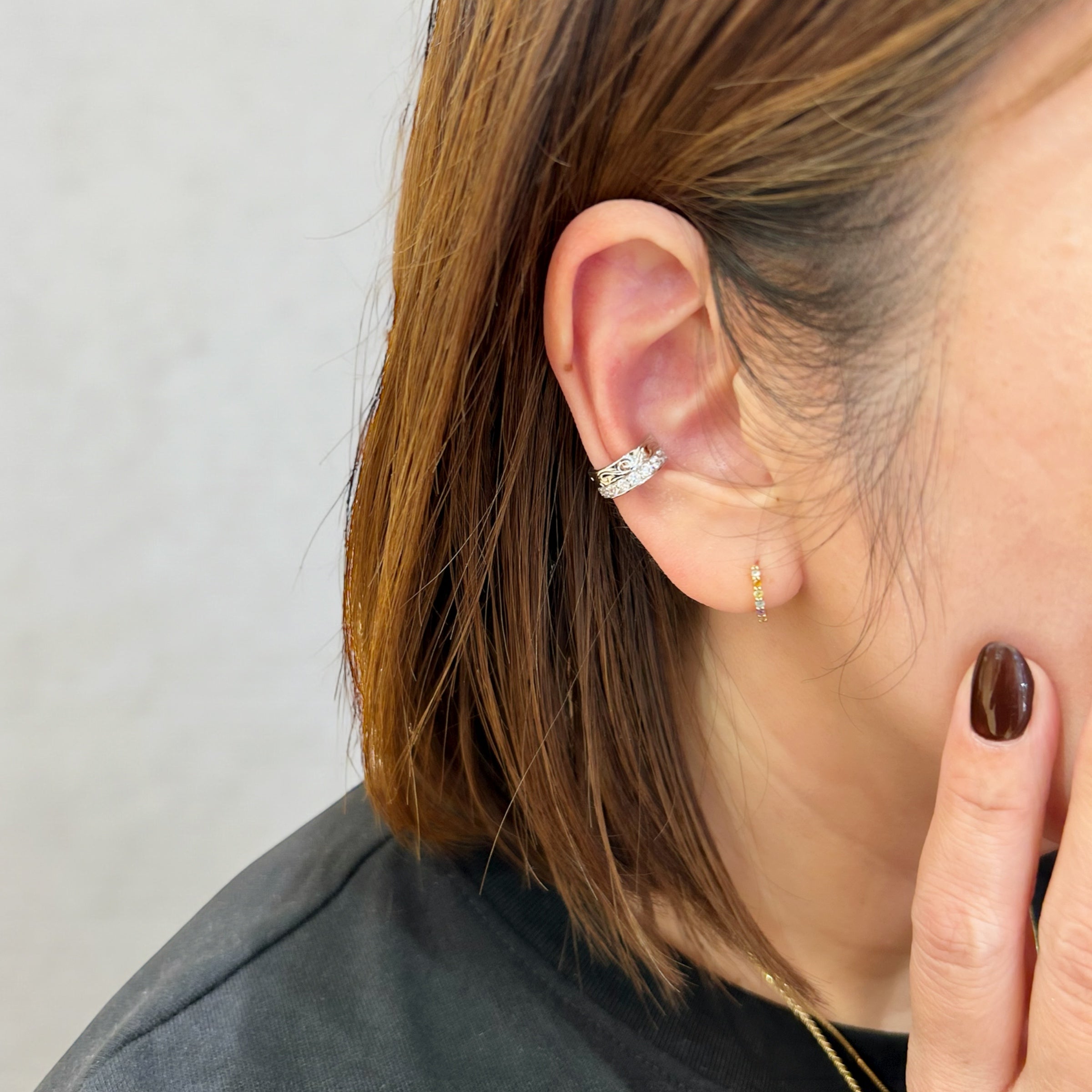 スクロールハーフキュービックジルコニアイヤーカフ　【4-4622】