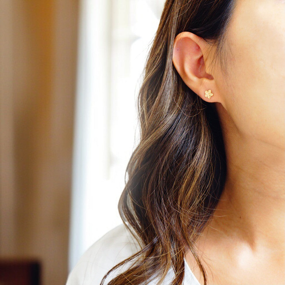 K14プルメリアピアス　【9-0117】