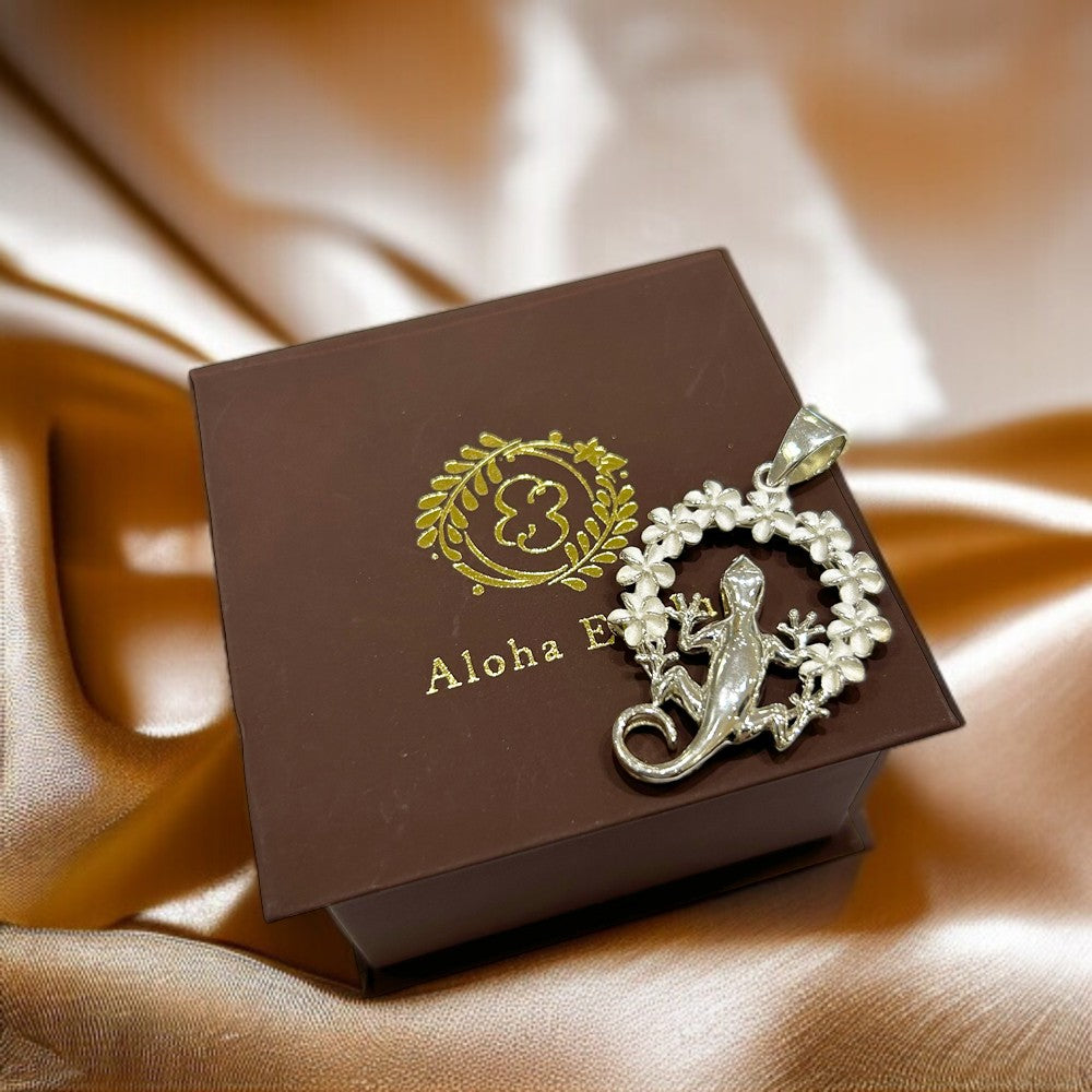 プルメリアサークルゲッコーペンダント　【2-3993】